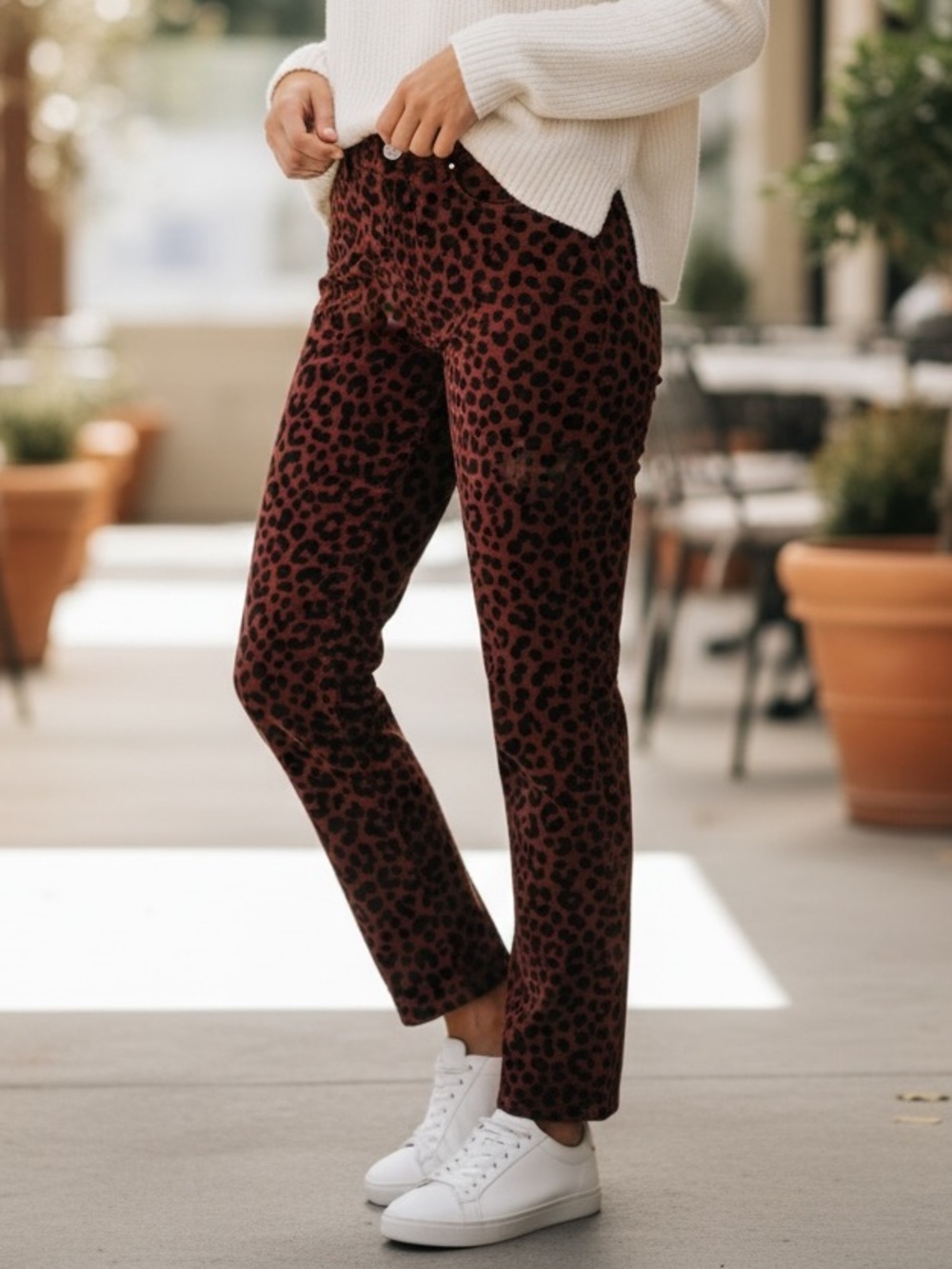 ANN TAYLOR HIGH RISE STRAIGHT LEG LEOPARD PRINT VELVET ANKLE JEAN RED BLK SIZE 8